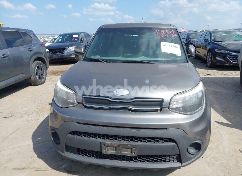 Photo 6 of 2018 Kia Soul (VIN KNDJN2A27J7596489)