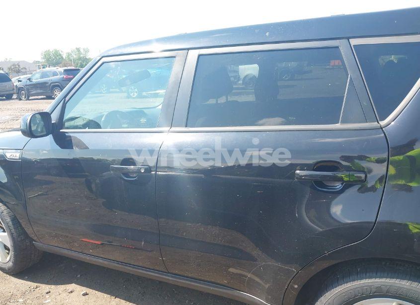 Photo 14 of 2018 Kia Soul (VIN KNDJN2A27J7903871)