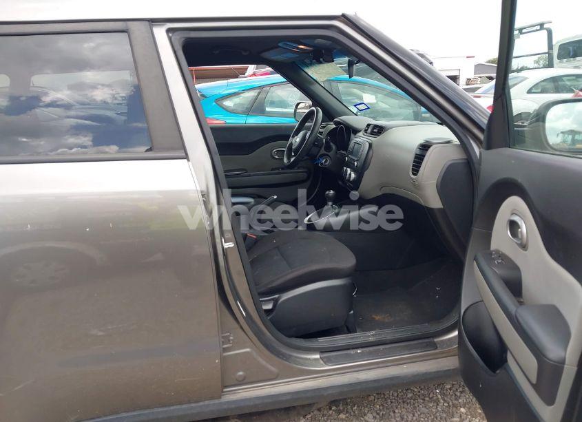 Photo 5 of 2019 Kia Soul (VIN KNDJN2A27K7673962)