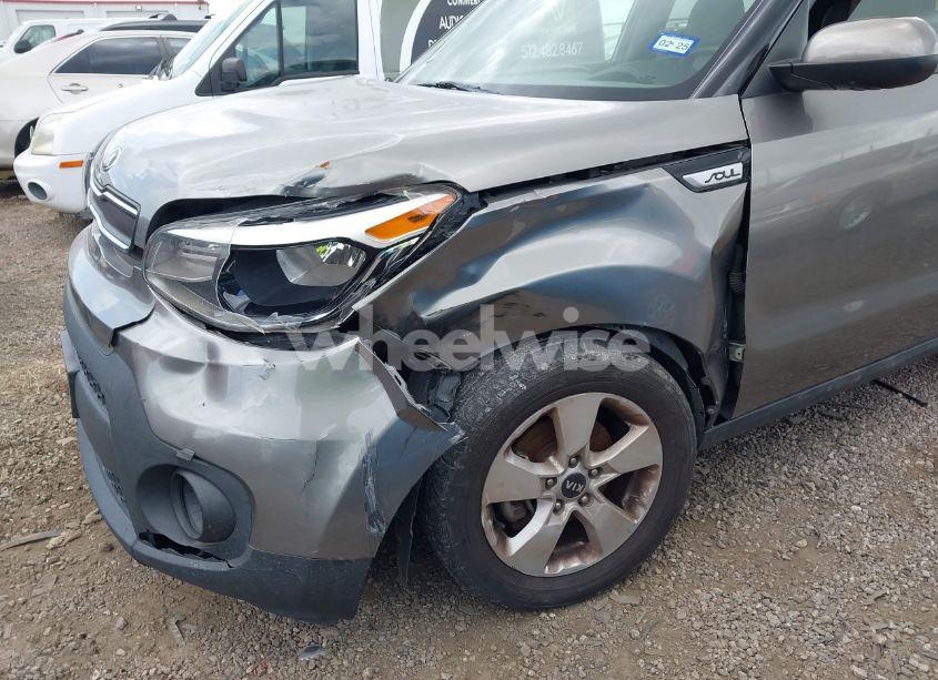 Photo 6 of 2019 Kia Soul (VIN KNDJN2A27K7673962)
