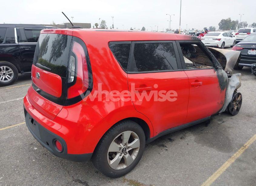 Photo 4 of 2019 Kia Soul (VIN KNDJN2A27K7687280)
