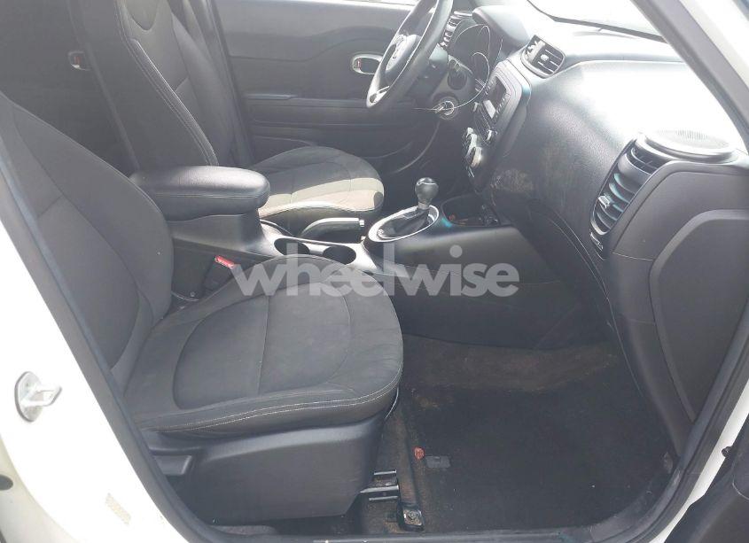 Photo 5 of 2014 Kia Soul (VIN KNDJN2A28E7096797)