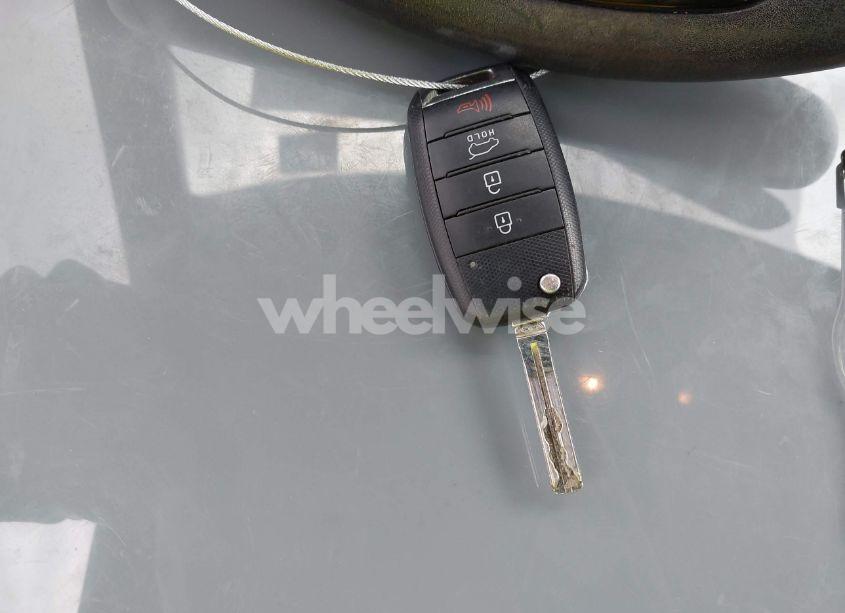 Photo 11 of 2015 Kia Soul (VIN KNDJN2A28F7113521)