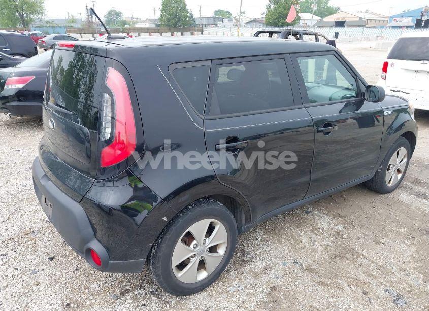 Photo 4 of 2015 Kia Soul (VIN KNDJN2A28F7121506)