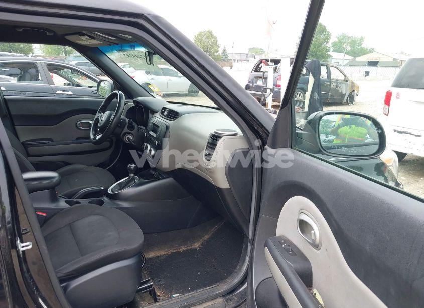 Photo 5 of 2015 Kia Soul (VIN KNDJN2A28F7121506)