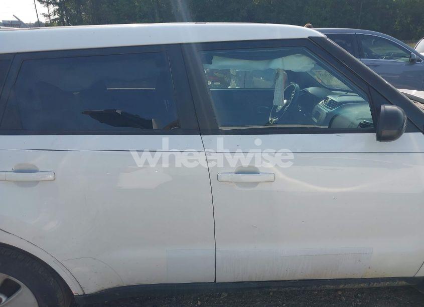 Photo 13 of 2015 Kia Soul (VIN KNDJN2A28F7138516)