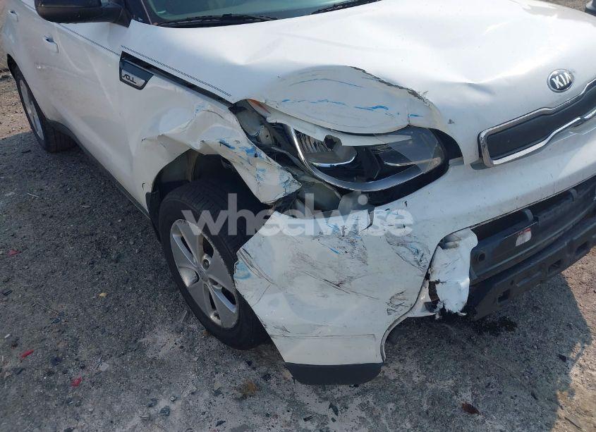 Photo 6 of 2015 Kia Soul (VIN KNDJN2A28F7138516)