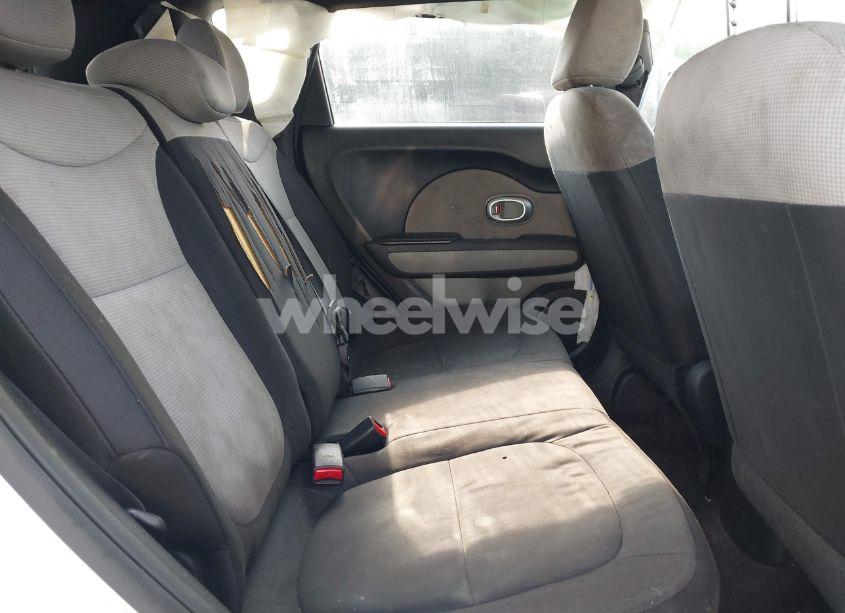 Photo 8 of 2015 Kia Soul (VIN KNDJN2A28F7138516)