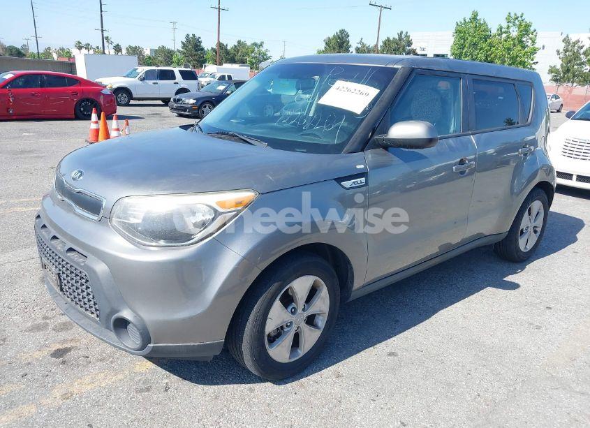 Photo 2 of 2015 Kia Soul (VIN KNDJN2A28F7187005)