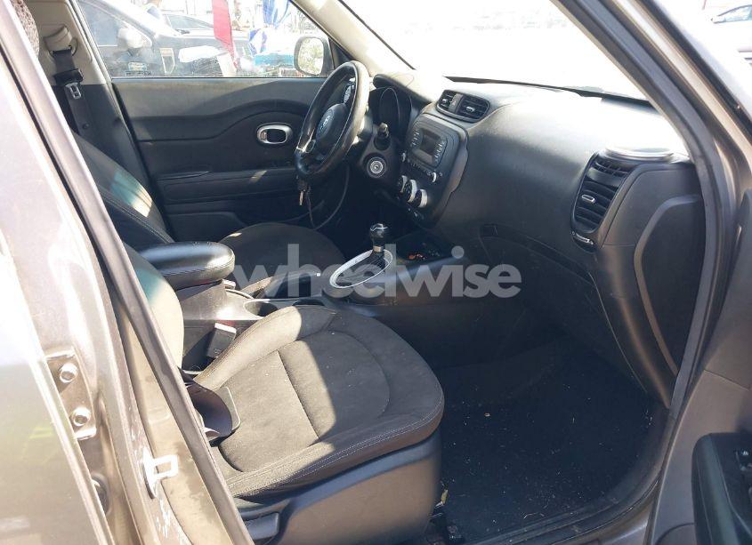 Photo 5 of 2015 Kia Soul (VIN KNDJN2A28F7187005)