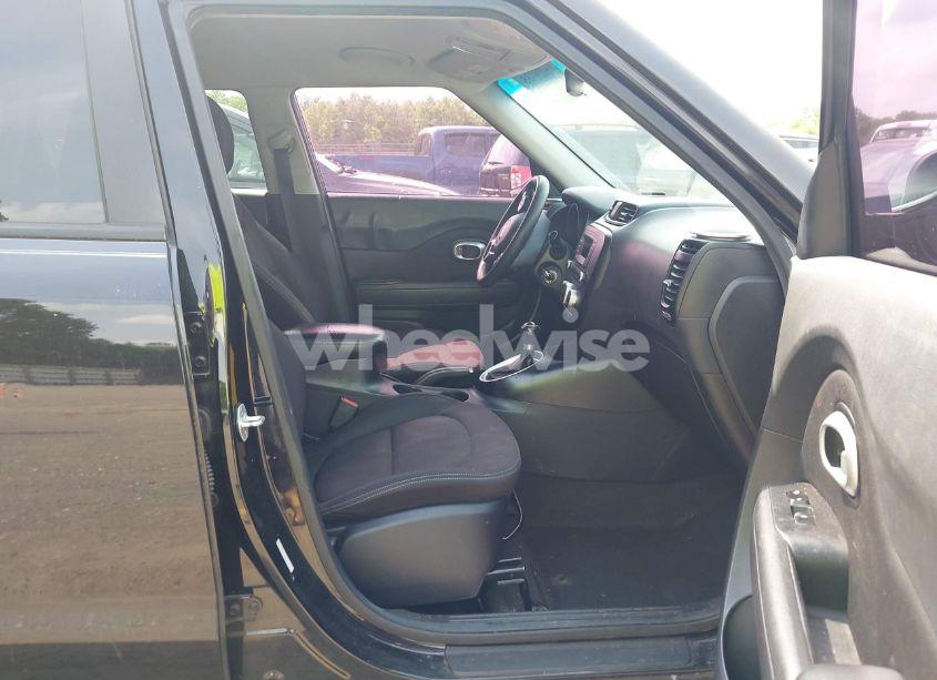 Photo 5 of 2015 Kia Soul (VIN KNDJN2A28F7791895)