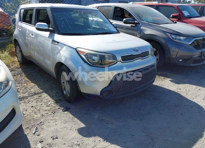 2015 Kia Soul (VIN KNDJN2A28F7799947) main photo