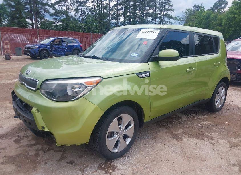 Photo 2 of 2015 Kia Soul (VIN KNDJN2A28F7800126)