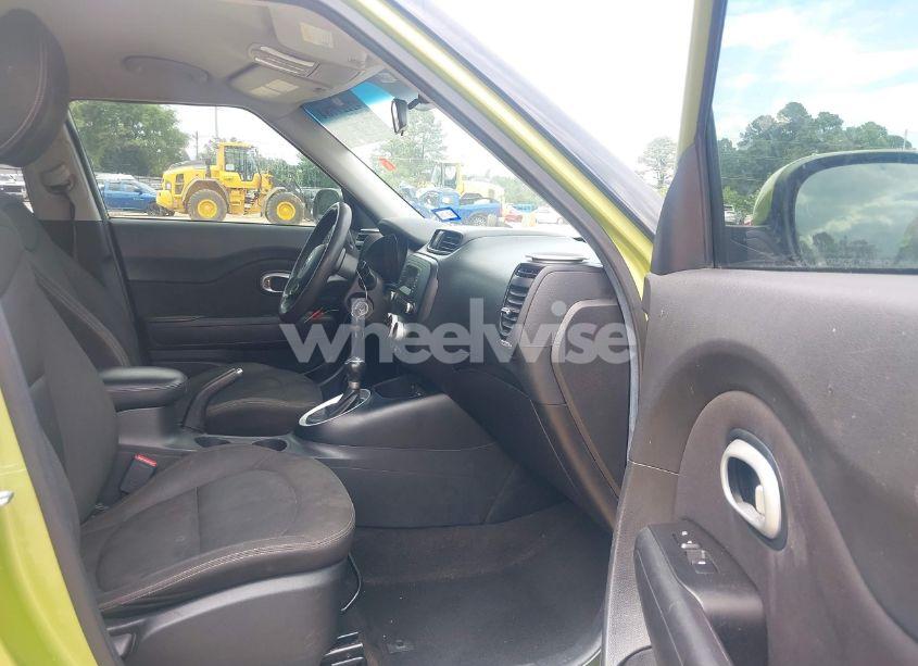 Photo 5 of 2015 Kia Soul (VIN KNDJN2A28F7800126)