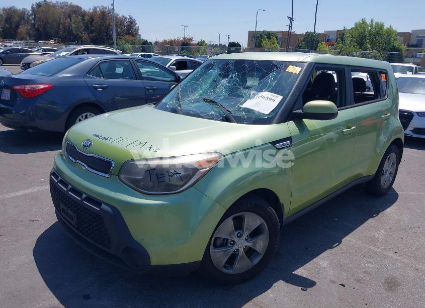 Photo 2 of 2015 Kia Soul (VIN KNDJN2A28F7801082)