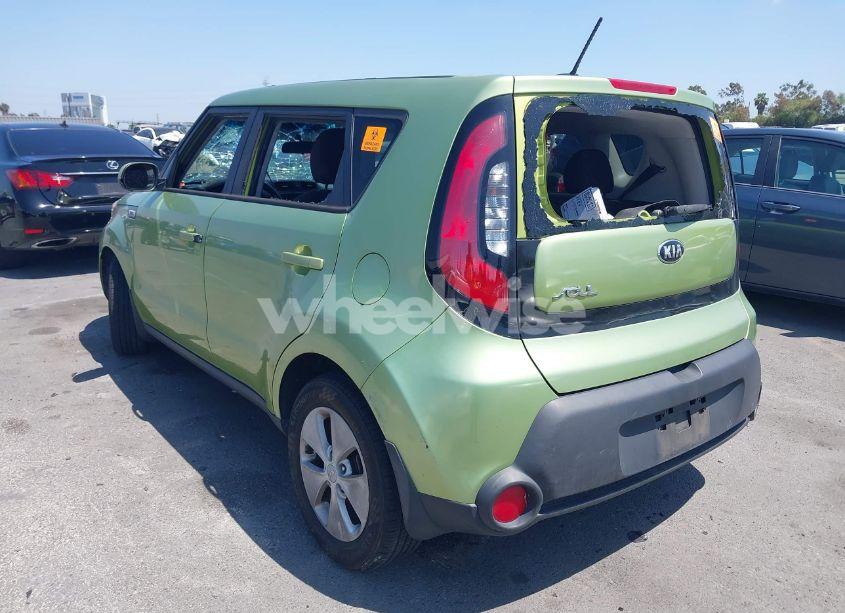 Photo 3 of 2015 Kia Soul (VIN KNDJN2A28F7801082)