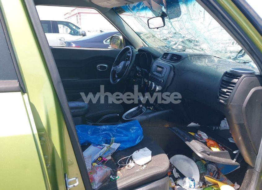 Photo 5 of 2015 Kia Soul (VIN KNDJN2A28F7801082)