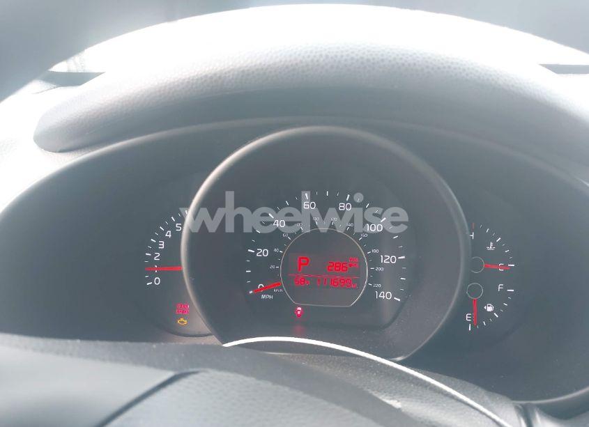 Photo 7 of 2016 Kia Soul (VIN KNDJN2A28G7245941)