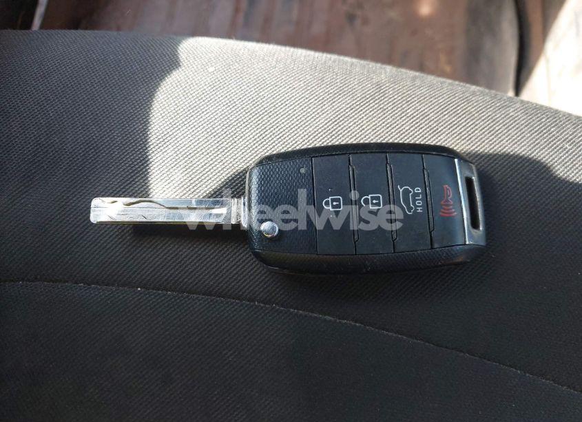 Photo 11 of 2016 Kia Soul (VIN KNDJN2A28G7386010)