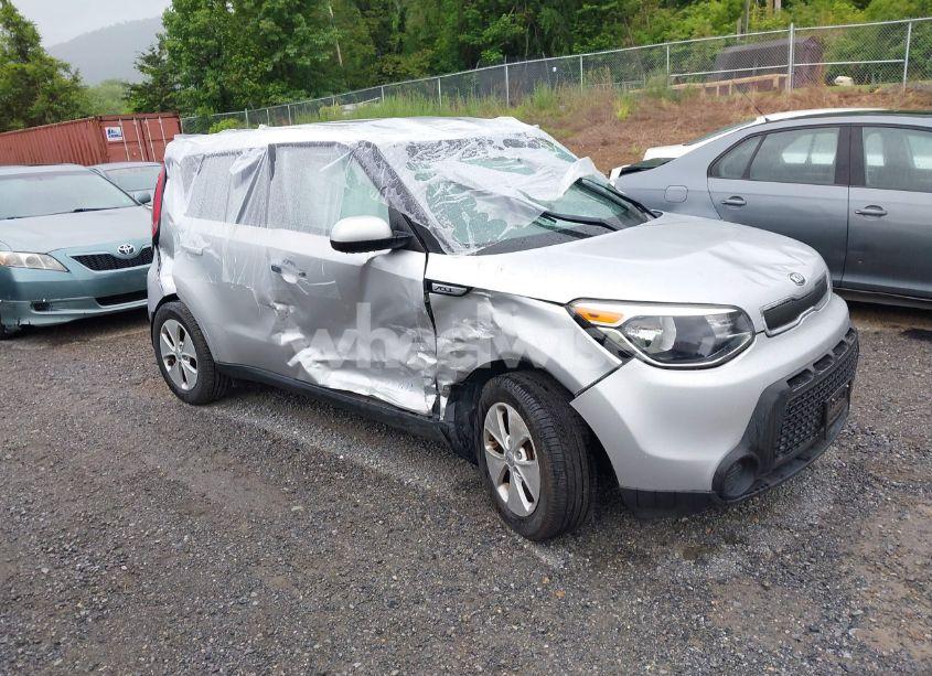 2016 Kia Soul (VIN KNDJN2A28G7827232) main photo