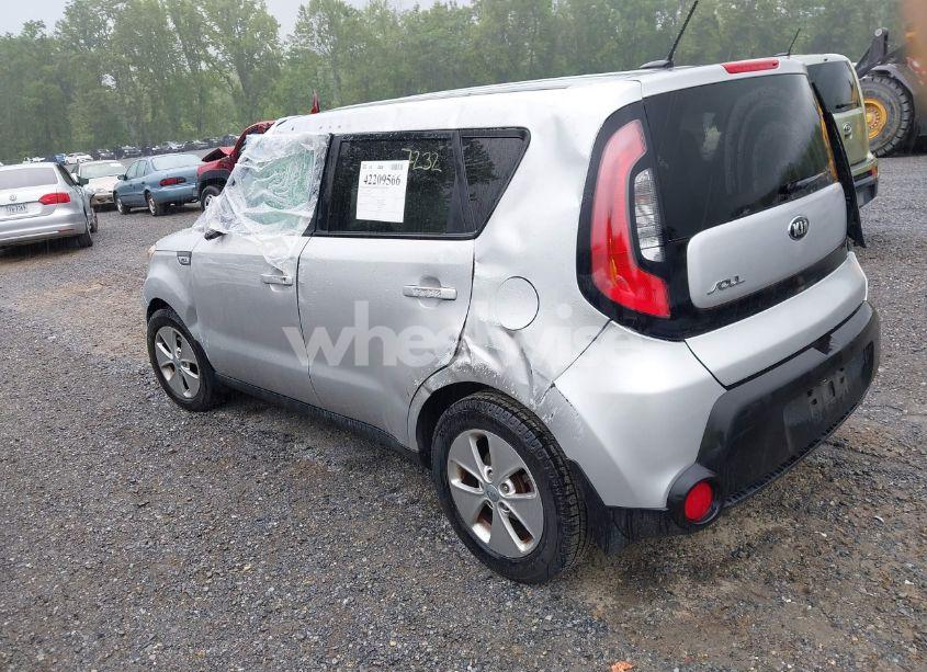 Photo 3 of 2016 Kia Soul (VIN KNDJN2A28G7827232)