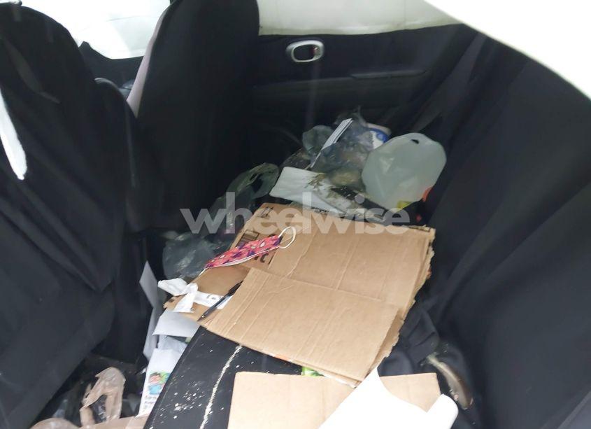 Photo 8 of 2016 Kia Soul (VIN KNDJN2A28G7827232)