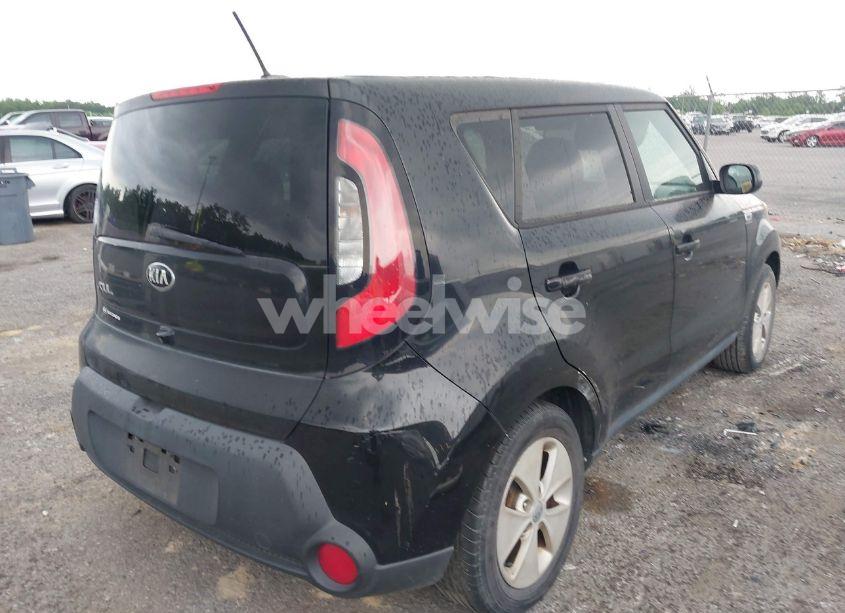 Photo 4 of 2016 Kia Soul (VIN KNDJN2A28G7857119)