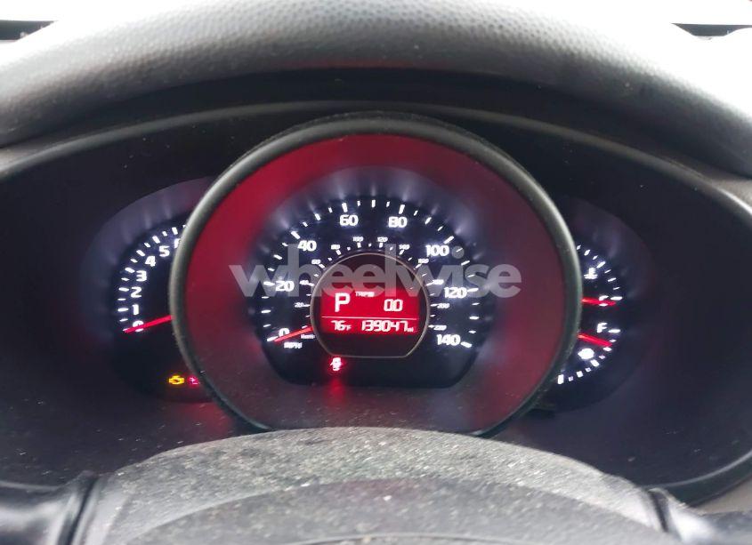 Photo 7 of 2016 Kia Soul (VIN KNDJN2A28G7857119)