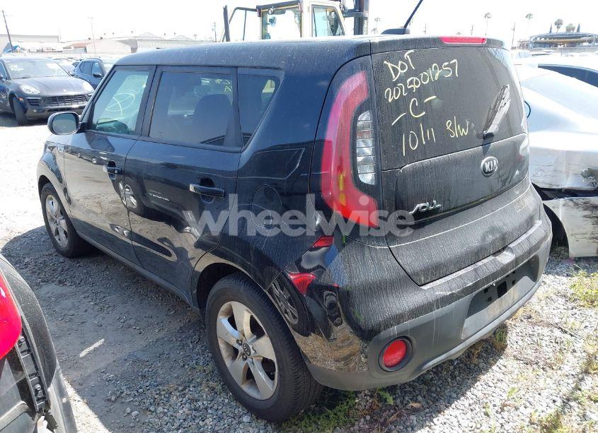 Photo 3 of 2017 Kia Soul (VIN KNDJN2A28H7496119)