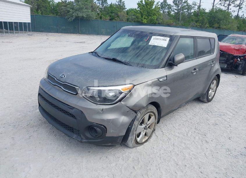 Photo 2 of 2017 Kia Soul (VIN KNDJN2A28H7504283)