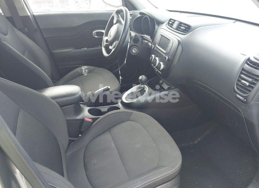 Photo 5 of 2017 Kia Soul (VIN KNDJN2A28H7504283)