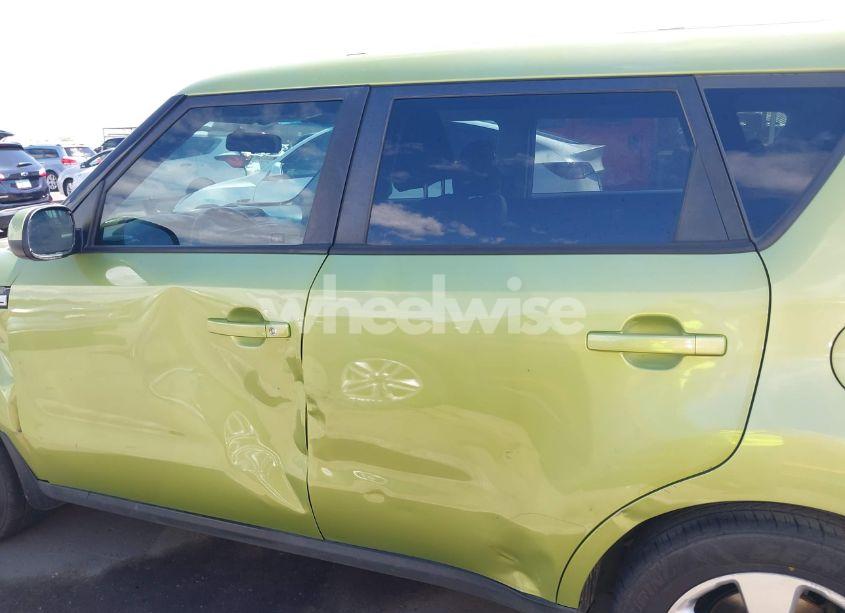 Photo 14 of 2017 Kia Soul (VIN KNDJN2A28H7880773)