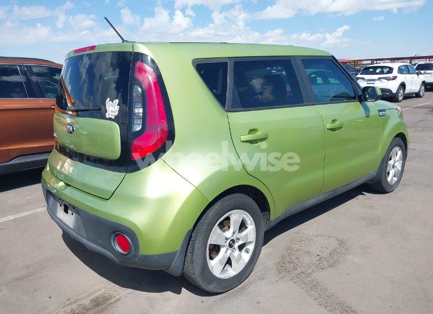 Photo 4 of 2017 Kia Soul (VIN KNDJN2A28H7880773)
