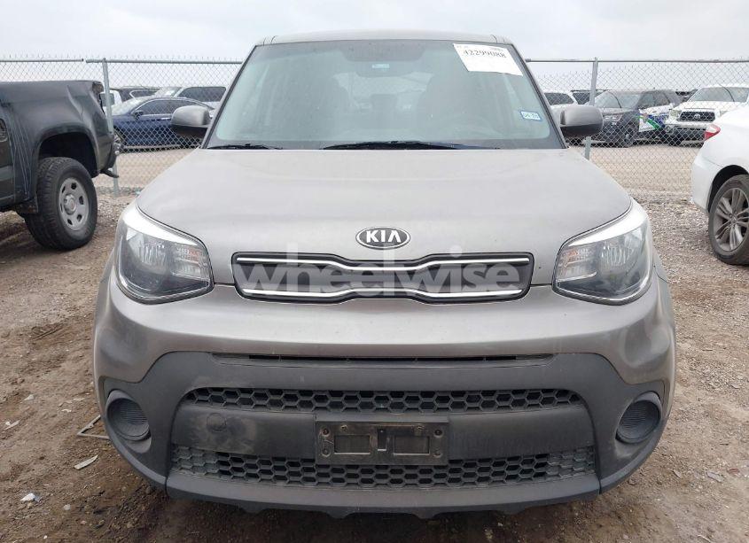 Photo 12 of 2018 Kia Soul (VIN KNDJN2A28J7547382)