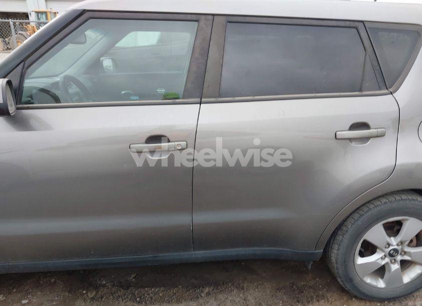 Photo 14 of 2018 Kia Soul (VIN KNDJN2A28J7547382)