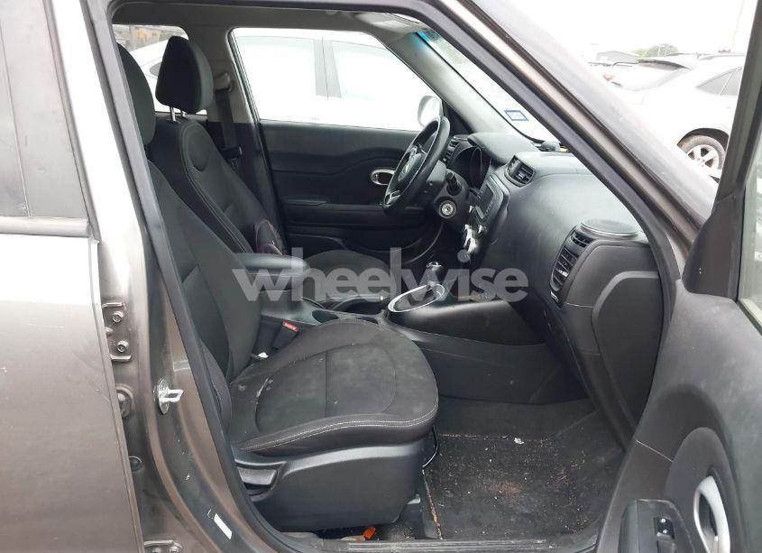 Photo 5 of 2018 Kia Soul (VIN KNDJN2A28J7547382)