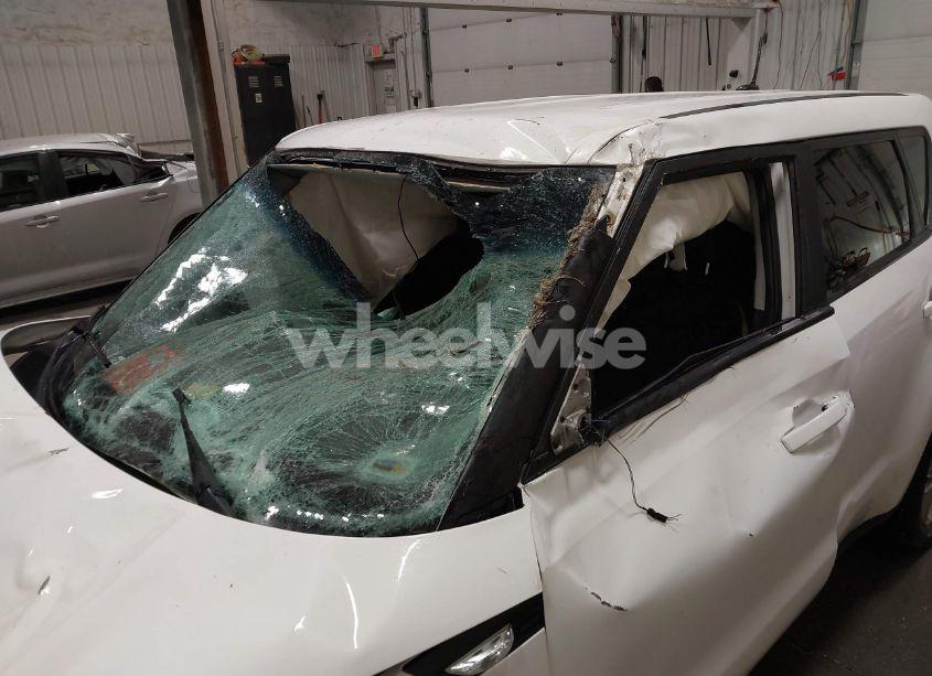 Photo 12 of 2014 Kia Soul (VIN KNDJN2A29E7001499)