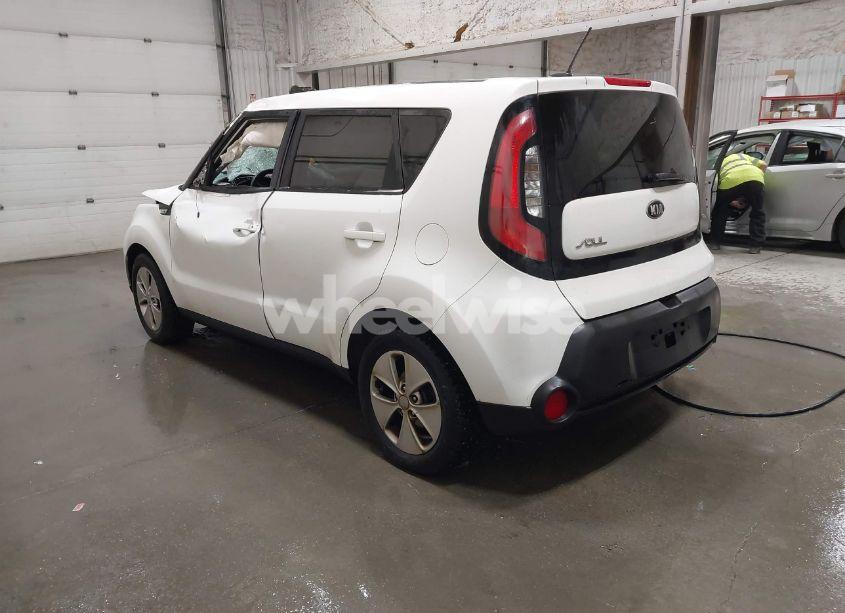 Photo 3 of 2014 Kia Soul (VIN KNDJN2A29E7001499)