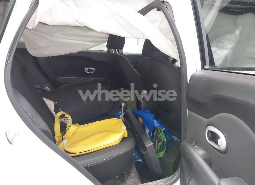 Photo 8 of 2014 Kia Soul (VIN KNDJN2A29E7001499)