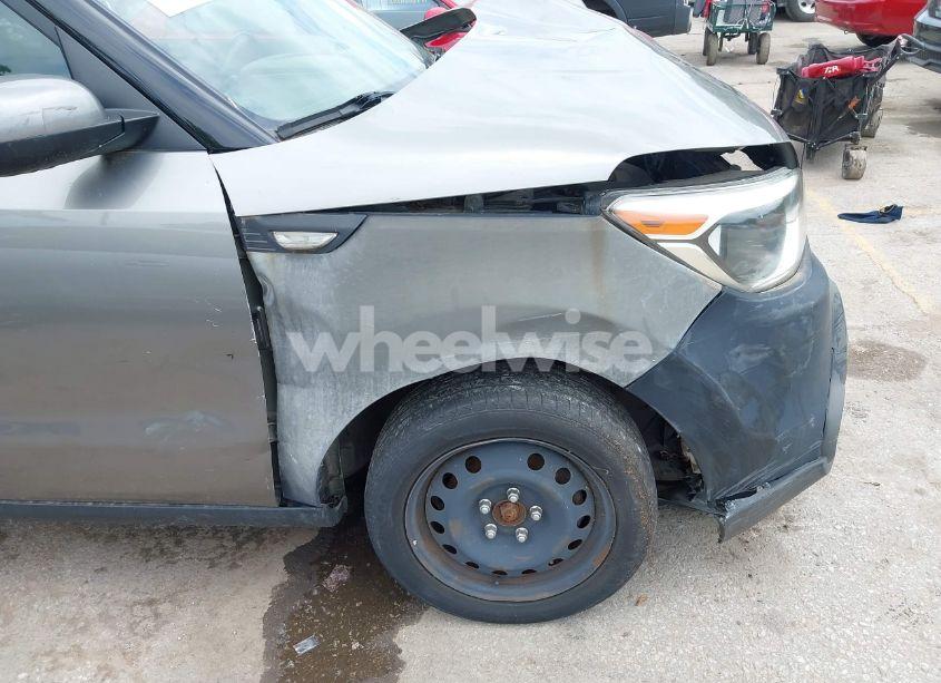 Photo 12 of 2014 Kia Soul (VIN KNDJN2A29E7001972)