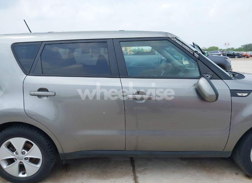 Photo 13 of 2014 Kia Soul N/A (VIN KNDJN2A29E7050475)