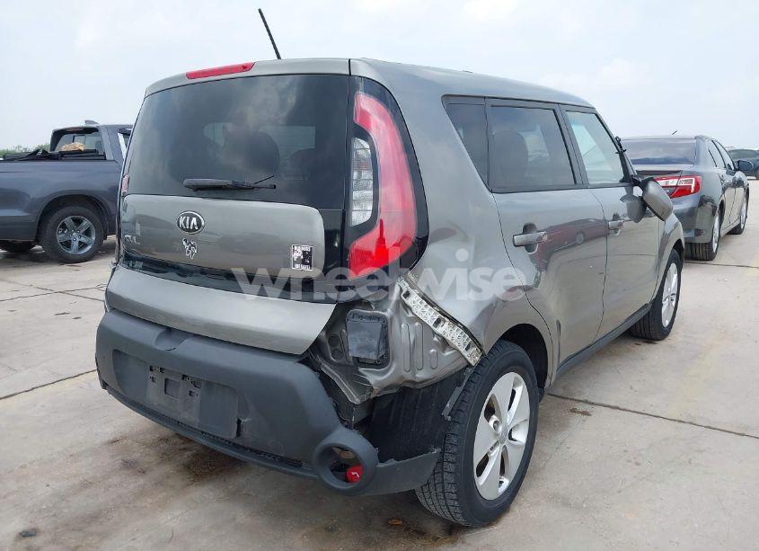 Photo 4 of 2014 Kia Soul N/A (VIN KNDJN2A29E7050475)