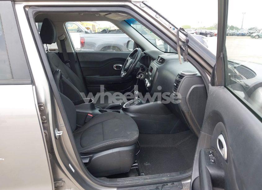 Photo 5 of 2014 Kia Soul N/A (VIN KNDJN2A29E7050475)