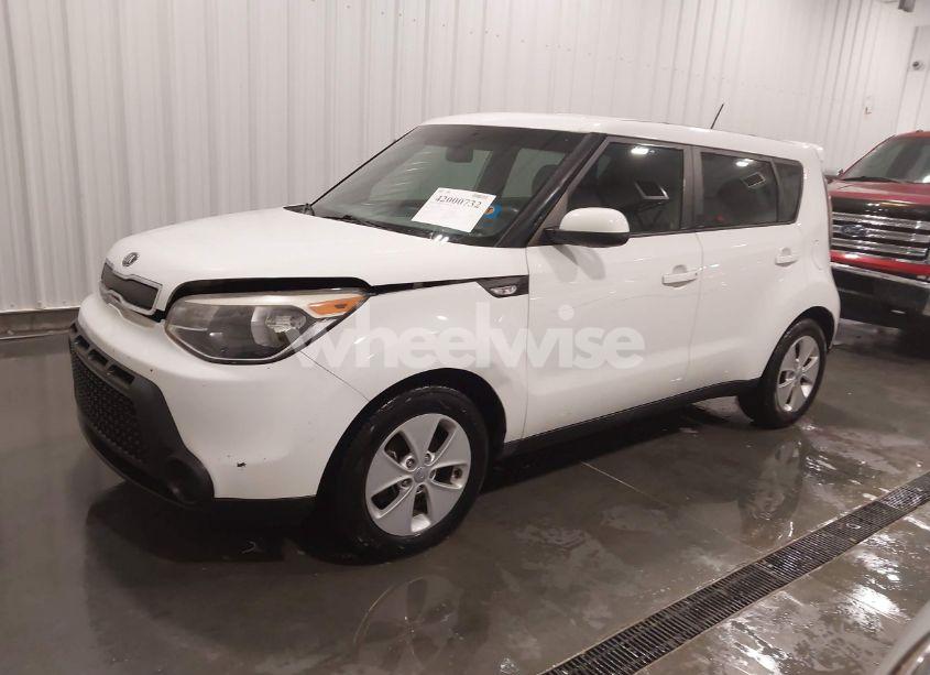 Photo 2 of 2014 Kia Soul N/A (VIN KNDJN2A29E7063467)