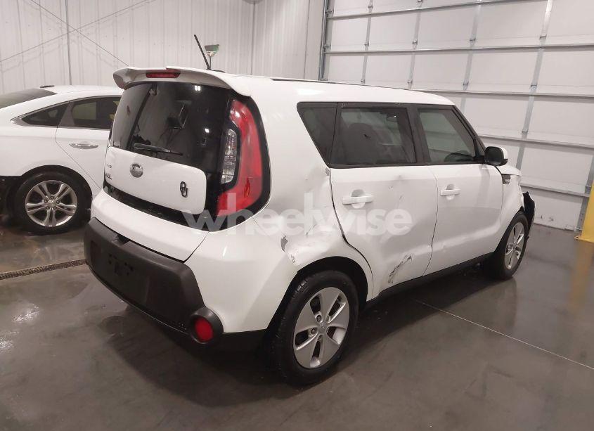 Photo 4 of 2014 Kia Soul N/A (VIN KNDJN2A29E7063467)