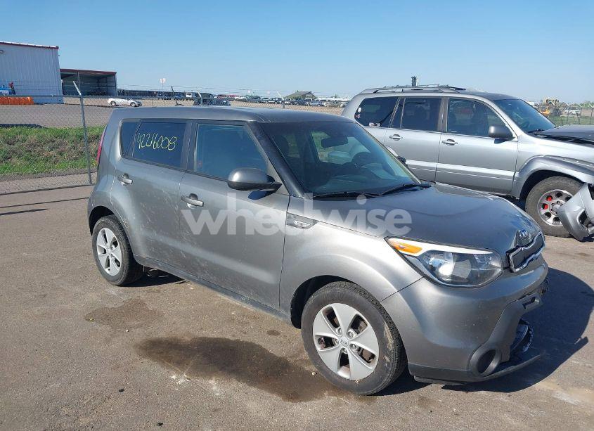 2014 Kia Soul (VIN KNDJN2A29E7072816) main photo