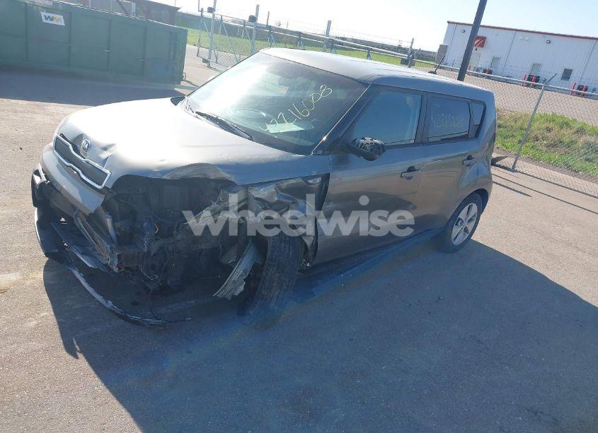 Photo 2 of 2014 Kia Soul (VIN KNDJN2A29E7072816)