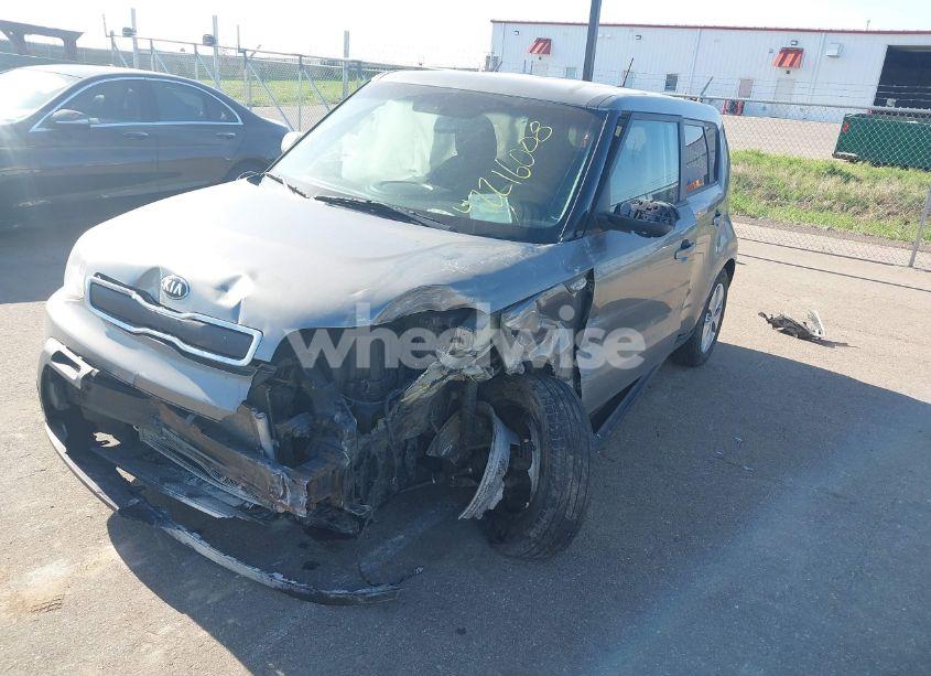 Photo 6 of 2014 Kia Soul (VIN KNDJN2A29E7072816)