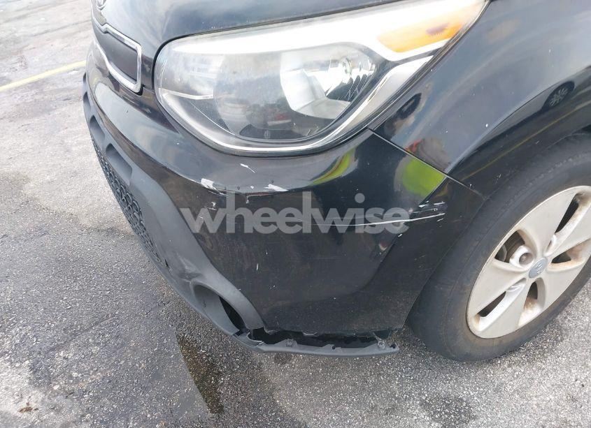 Photo 6 of 2015 Kia Soul (VIN KNDJN2A29F7******)