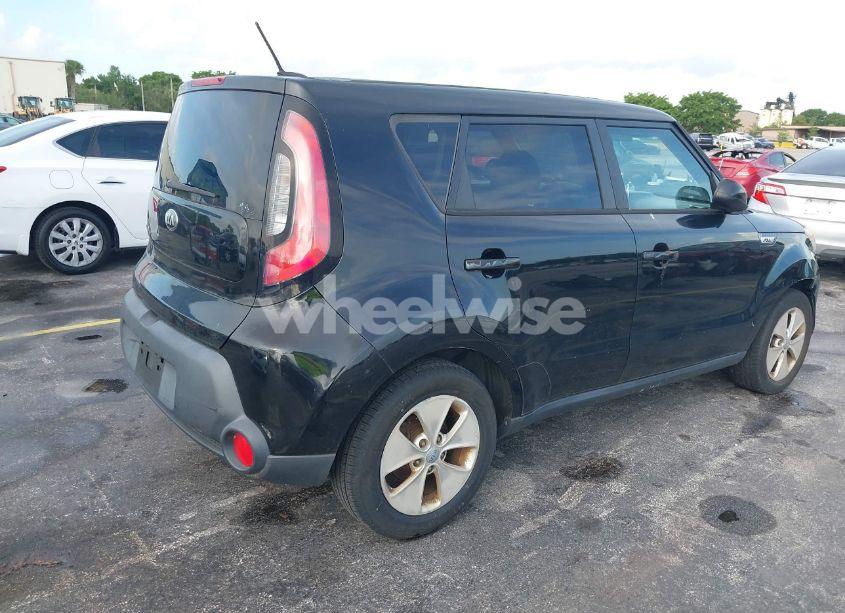 Photo 4 of 2015 Kia Soul (VIN KNDJN2A29F7164073)